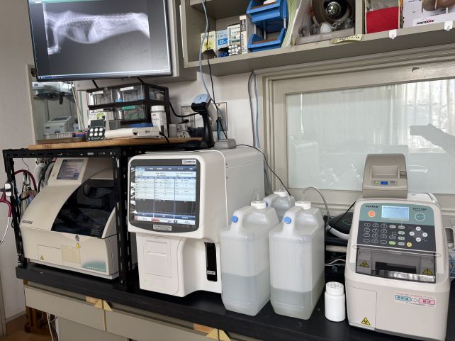 �����@��